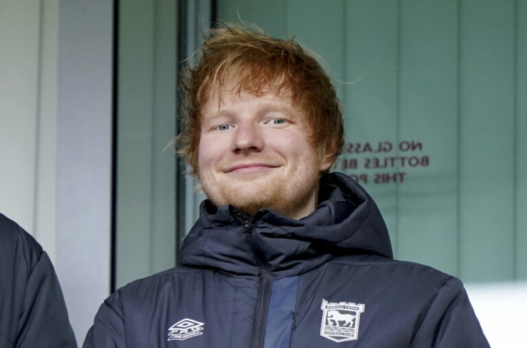 Nováčik anglickej Premier League Ipswich Town získal zaujímavého menšinového vlastníka, je ním spevák Ed Sheeran