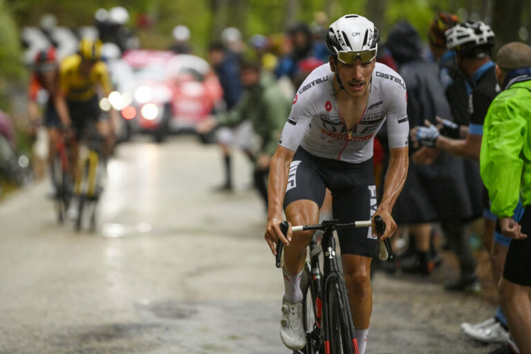 Portugalský cyklista Joao Almeida odstúpil z Vuelty, ochorel na COVID-19