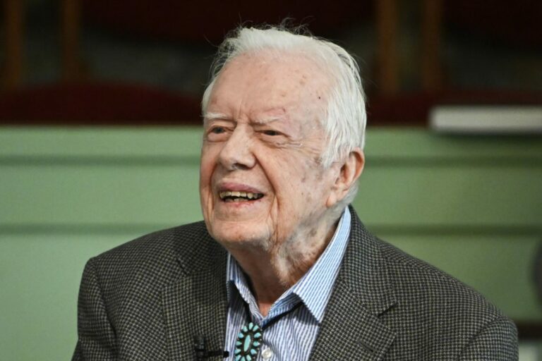 Najdlhšie žijúci americký prezident Jimmy Carter oslavuje 100 rokov. Harrisovú chce vidieť, ako sa zapíše do histórie