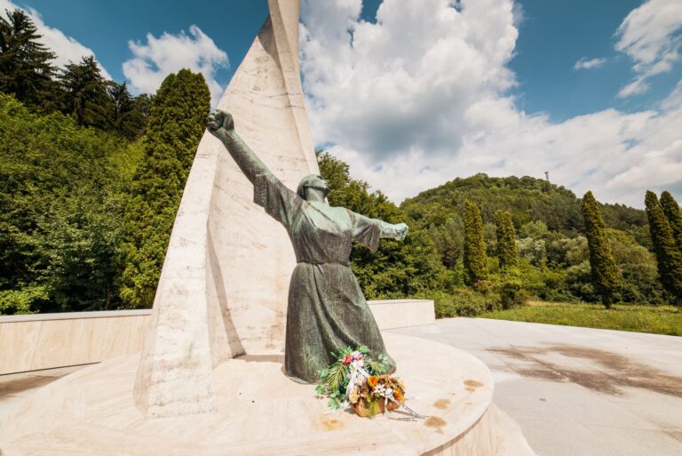 Skvelé tipy na výlet: 40 miest, ktoré sú späté so Slovenským národným povstaním