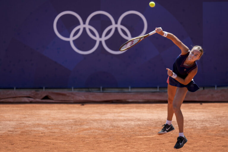 Tenis (online): Anna Karolína Schmiedlová – Donna Vekičová (letná olympiáda – semifinále)