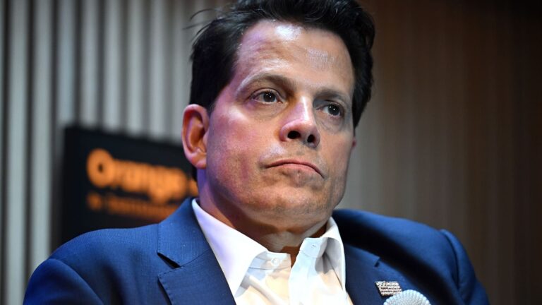 Anthony Scaramucci hovorí, že „pracuje spolu“ s Kamalou Harris na krypto politikách jej kampane