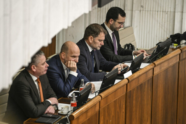 Opozícia musí koalícii čeliť spoločne, hnutie Slovensko vyzvalo PS na rokovania ohľadom voľby predsedu parlamentu (video)