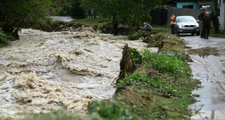 Denník N o úhrne zrážok zavádzal, tvrdí Slovenský hydrometeorologický ústav