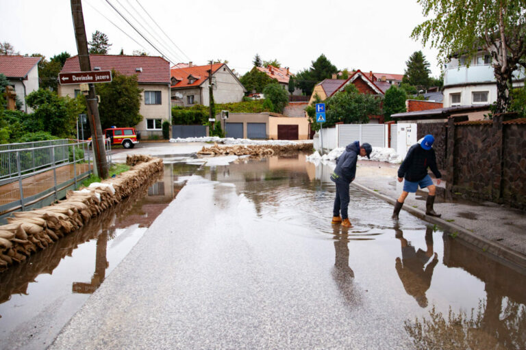 Vytrvalé dažde spôsobili na Slovensku obrovské škody. Ako postupovať pri nahlasovaní poistnej udalosti?