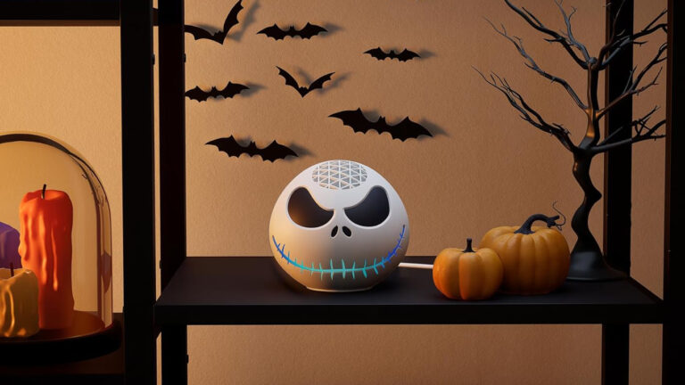 Ušetrite 30 % na najlepšom balíku Echo Dot, ktorý je dodávaný s Jack Skellington Shell