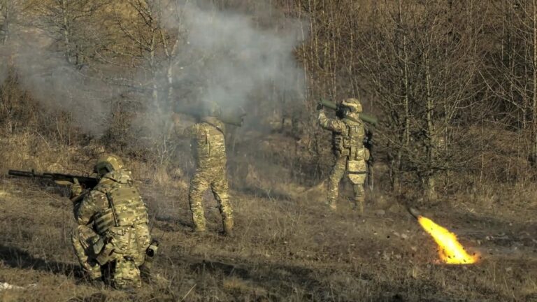 Rusi pri útoku na Charkov zranili najmenej 12 civilistov, počas noci vypustili 80 dronov