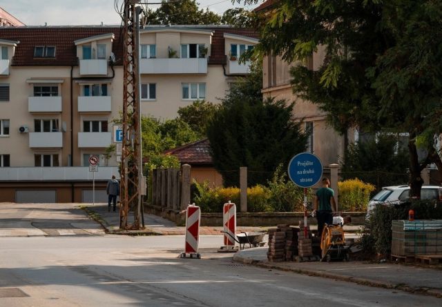 Ulica Ferka Urbánka v Trnave pri nákupnom centre bude obojsmerná, mesto ráta aj s mestskou dopravou