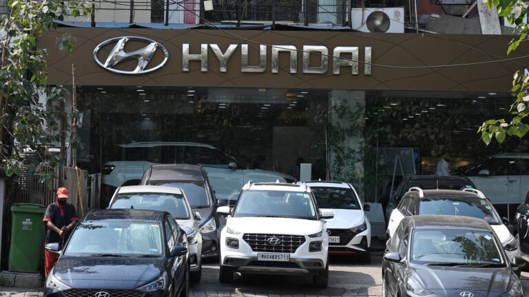 Akcie Hyundai Motor India pri prvom obchodovaní klesli o 4 %.