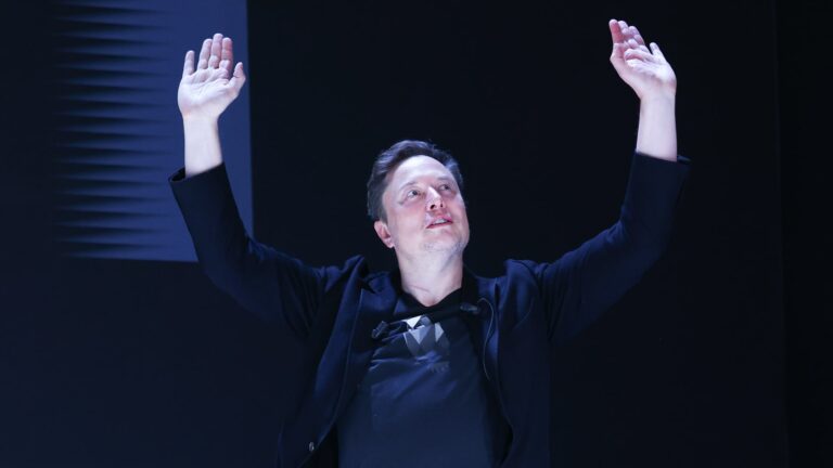 Akcie Tesly rastú, keď analytici reagujú na zisky za tretí štvrťrok, predpovedá Musk