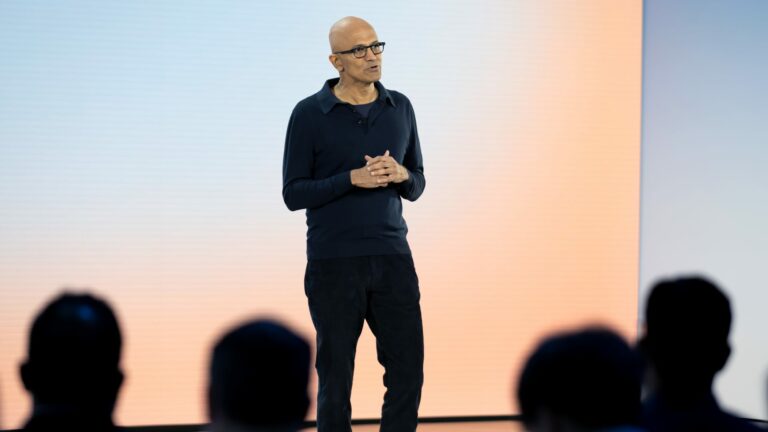 Generálny riaditeľ Microsoftu Nadella požiadal o zníženie platu po bezpečnostných incidentoch