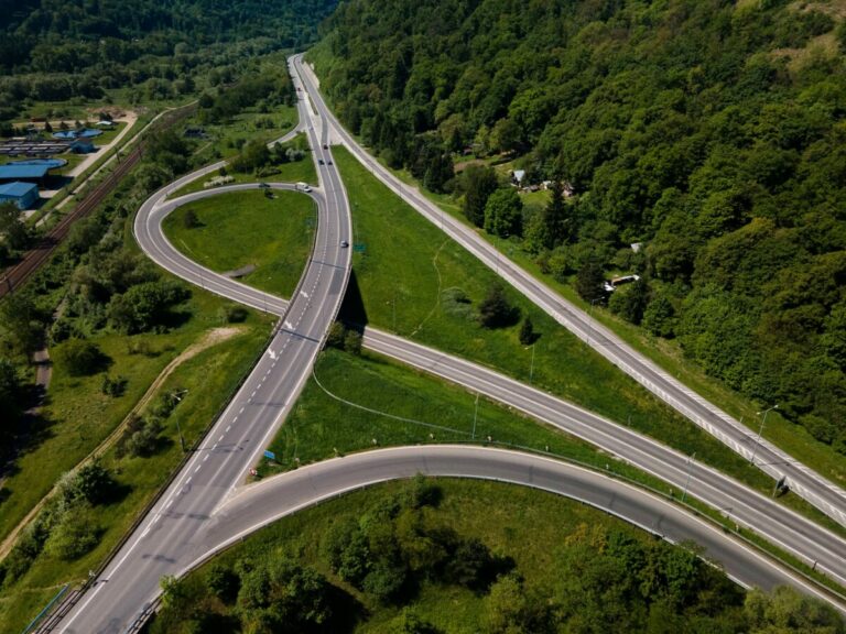 Most Pustý hrad pri Zvolene dostal nový povrch a zvodidlá, motoristi po ňom môžu prechádzať bez obmedzení