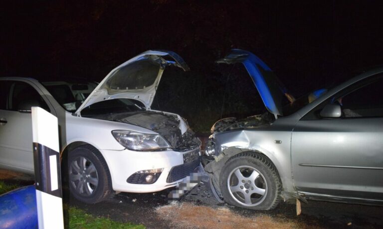 Vodič prebiehal autobus a narazil do oprotiidúceho auta, polícia začala trestné stíhanie