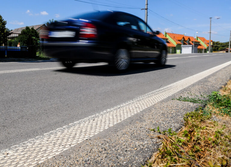 Protest na hodinu zastaví premávku na ceste I/65 v Bartošovej Lehôtke, miestni chcú poukázať na neúnosnú dopravu v obci