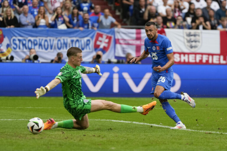 Ivan Schranz si pred zápasom proti Švédsku prevzal Zlatú kopačku pre najlepšieho strelca ME 2024 (video)