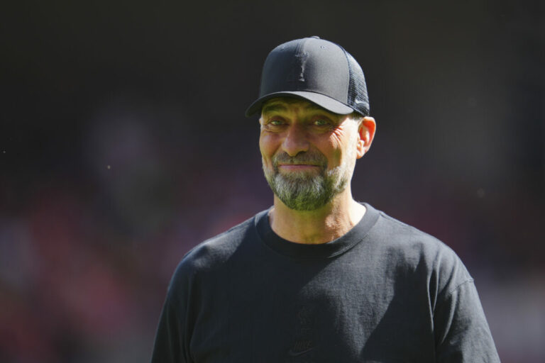 Jürgen Klopp sa snaží obhájiť svoje rozhodnutie viesť futbalové kluby skupiny Red Bull