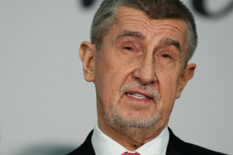 Ficova politika? To nie je náš problém, vyhlásil Babiš na mítingu