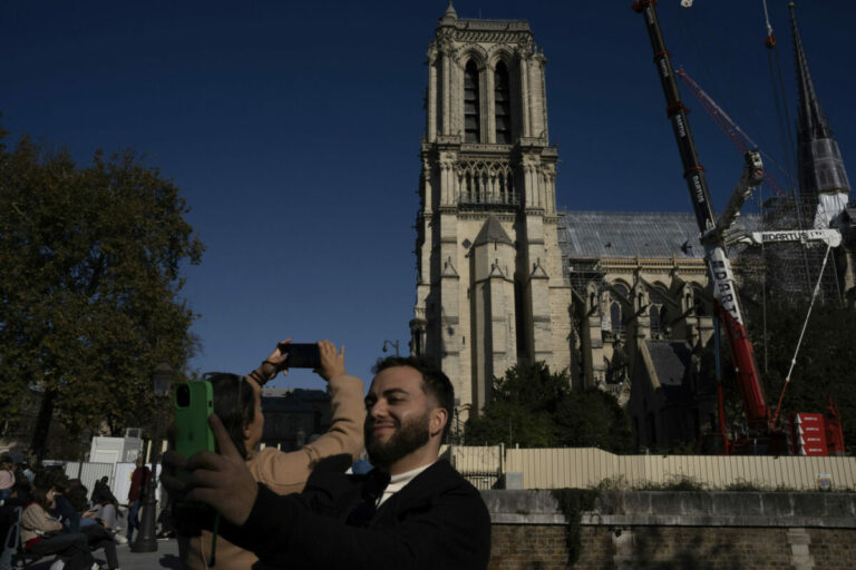 Opäť otvoria parížsku katedrálu Notre Dame, ale turisti budú platiť vstupné