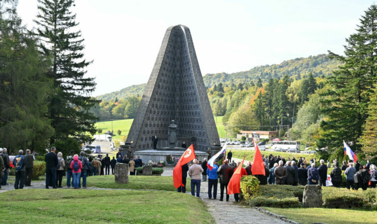 Na Dukle a vo Svidníku sa konajú oslavy 80. výročia Karpatsko-duklianskej operácie, návštevníkov čaká bohatý kultúrno-spoločenský program (video)