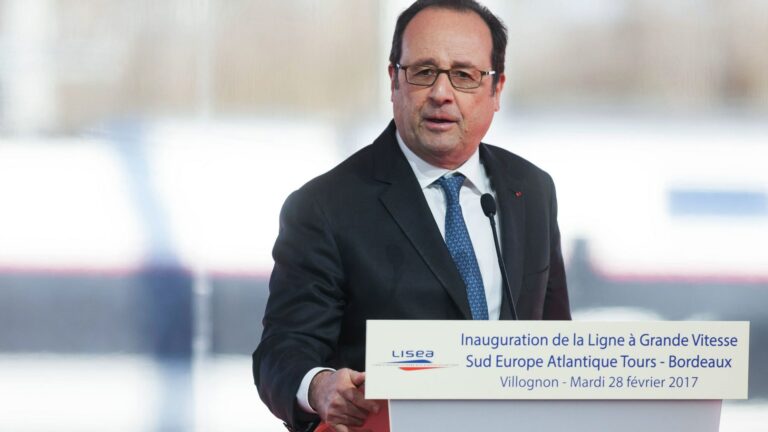 François Hollande po víťazstve Trumpa vo voľbách vyzýva na zjednotenú Európu