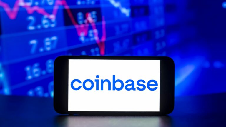 Coinbase po zisku klesne o 15%, čo predstavuje najhorší deň za viac ako dva roky