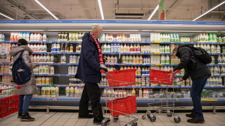 Inflácia v Rusku je taká zlá, že ľudia kradnú maslo