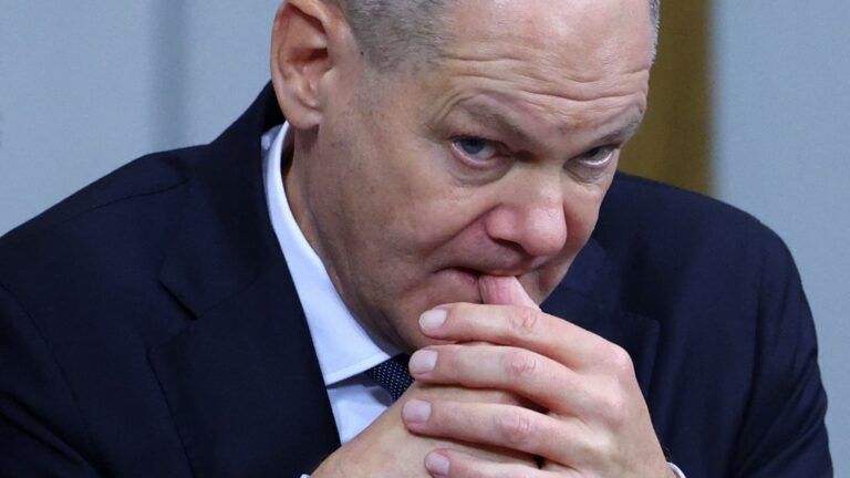 Nemecký kancelár Olaf Scholz stratil dôveru