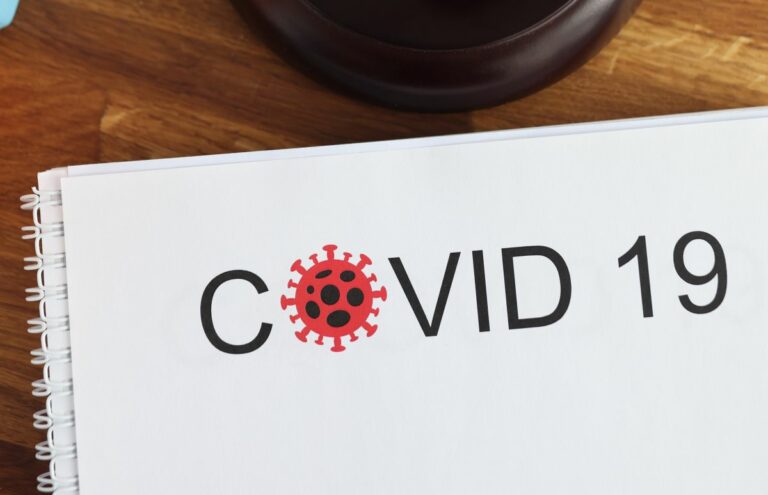 COVID-19 zrejme pochádza z čínskeho laboratória, zistilo vyšetrovanie