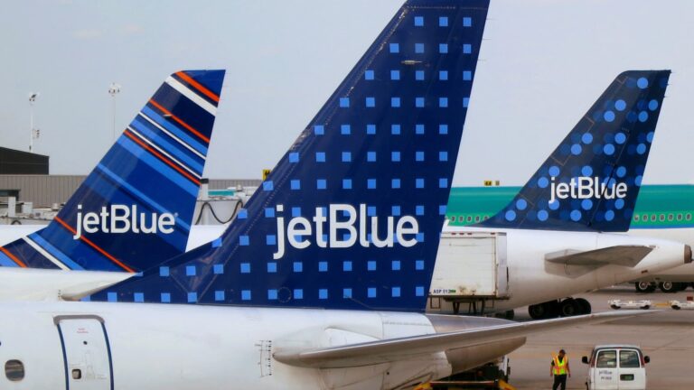 DOT pokutuje JetBlue za „chronicky meškajúce lety“