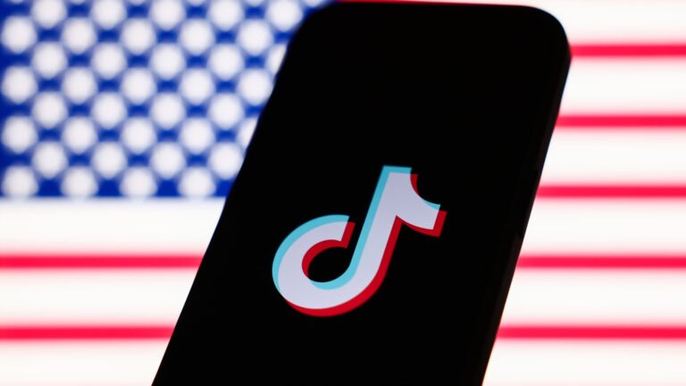 Čína zvažuje predaj operácií TikTok v USA spoločnosti Musk: Bloomberg