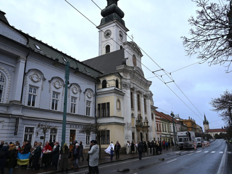 Telesné ostatky zosnulého vladyku Ladislava Hučka uložili do krypty Katedrály sv. Jána Krstiteľa v Prešove