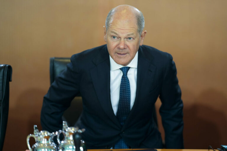 Kancelár Scholz pripomenul Nemcom zodpovednosť za holokaust