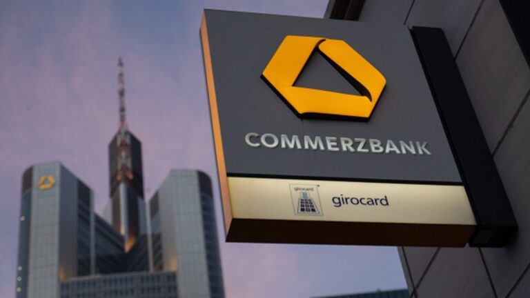 Commerzbank Touts zaznamenajte zisk, spustí spätné odkúpenie, pretože oddeľuje UNICREDIT