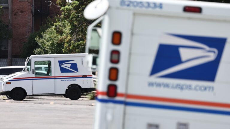 USPS tvrdí, že obnoví prijímanie prichádzajúcich balíkov z Číny v Hongkongu