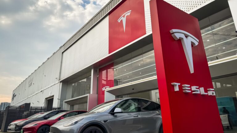 Predaj automobilov spoločnosti Tesla v Číne klesne o 11,5%, keď sa konkurencia zintenzívňuje