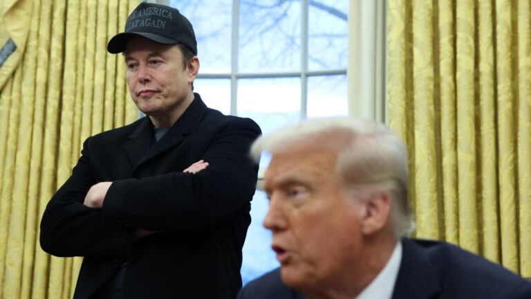 Spoločnosť Elon Musk Company X urovnáva súdny spor Trump pred deplatformingom