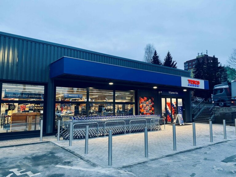 Tesco modernizuje predajne: Aj zákazníci v Tvrdošíne sa môžu tešiť na lepšiu ponuku a zľavy na nákup