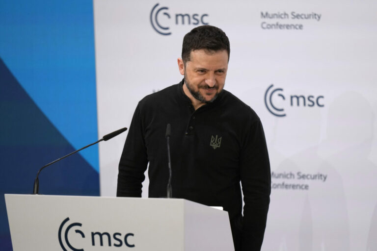 Zelenskyj vyzval na vytvorenie európskej armády a zablokoval dohodu s Trumpom