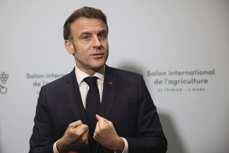 Macron plánuje rokovať o rozšírení francúzskeho jadrového dáždnika nad Európou